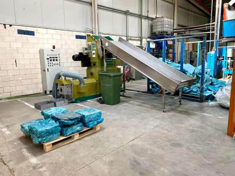 GREENMAX XPS recycling system with compacted foam blocks